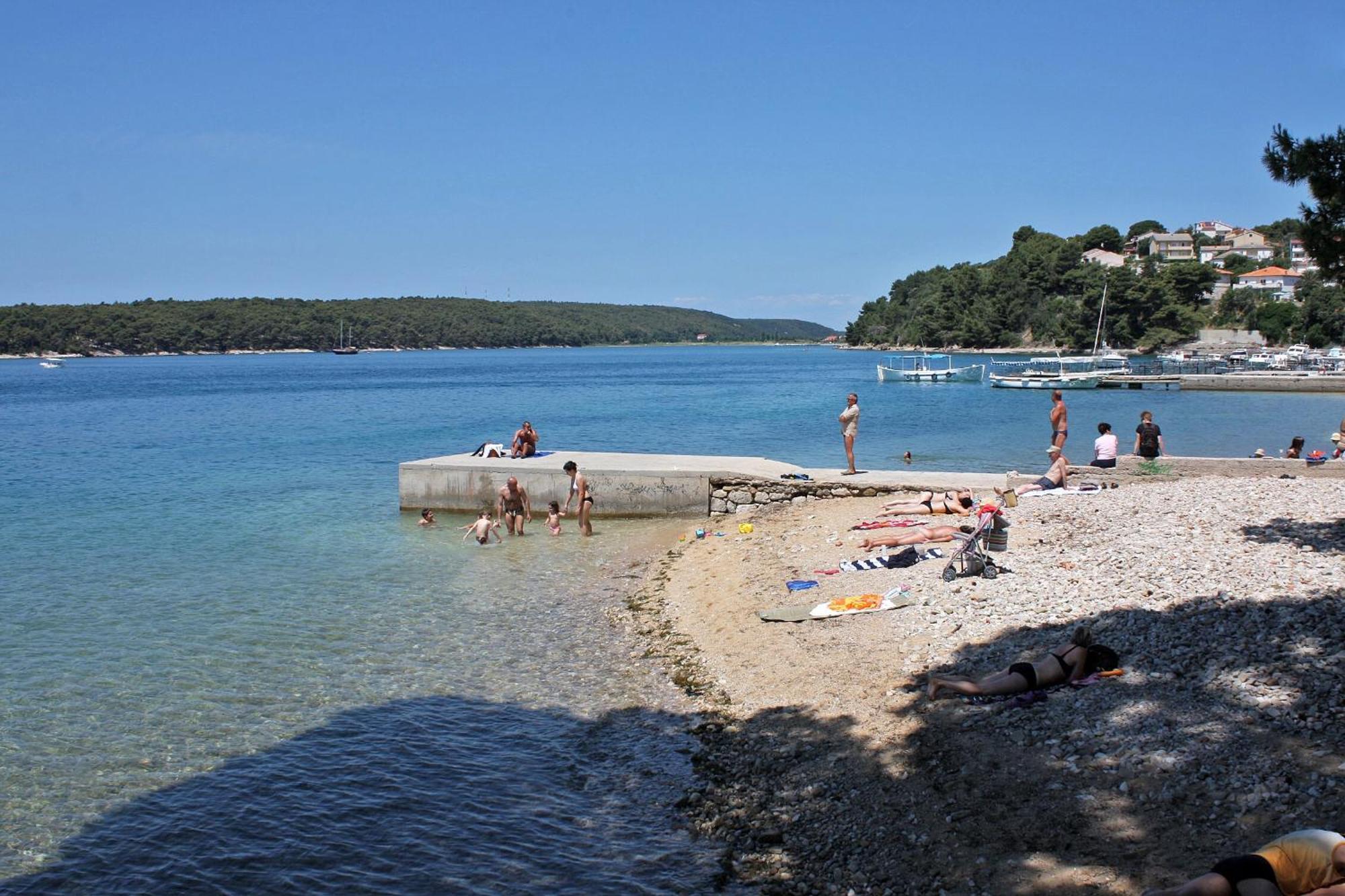 Apartments And Rooms By The Sea Palit, Rab - 5044 Buitenkant foto